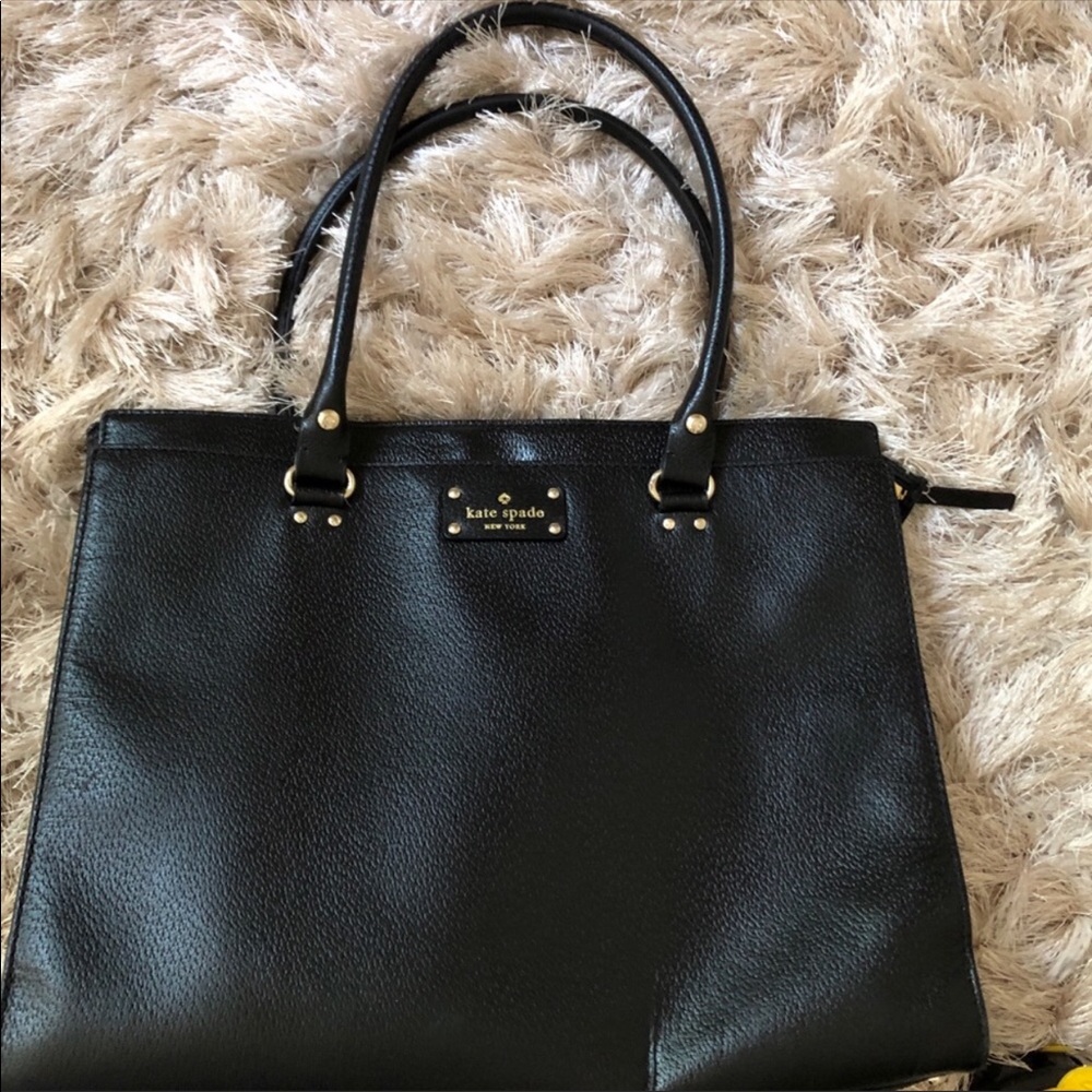Kate Spade ♠️ bag/purse ( small scuff) see photos